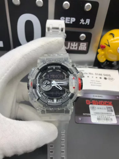 GA-400 hand-raise light Casio G-SHOCK--classic shockproof dial design👍In stock and shipped in seconds, 45-degree automatic hand-raise light function with strong visual impact🙈LCD liquid crystal display💡Stopwatch speed function accurate to 1/1000 second⌛Shockproof📣Anti-magnetic💥200 meters waterproof🏊48 city time📲Countdown⏳Alarm clock⏰Fully automatic calendar and other powerful functions📆