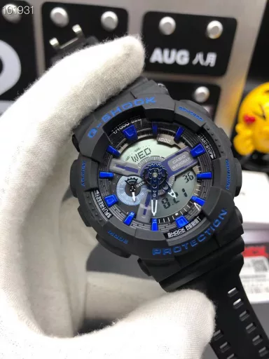 GA-110 Hand-raise Light Casio G-SHOCK--Classic shockproof dial design👍In stock and shipped immediately, 45-degree automatic hand-raise light function with strong visual impact🙈LCD liquid crystal display💡Stopwatch speed function accurate to 1/1000 second⌛Shockproof📣Anti-magnetic💥200 meters waterproof🏊48 city time📲Countdown⏳Alarm clock⏰Fully automatic calendar and other powerful functions