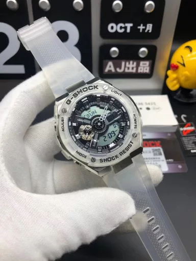 GST-400G hand-raise light Casio G-SHOCK--classic shockproof dial design👍In stock and shipped in seconds, 45-degree automatic hand-raise light function with strong visual impact🙈LCD liquid crystal display💡Stopwatch speed function accurate to 1/1000 second⌛Shockproof📣Anti-magnetic💥200 meters waterproof🏊48 city time📲Countdown⏳Alarm clock⏰Fully automatic calendar and other powerful functions📆