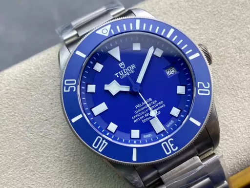 XF pays tribute to the classic legend - Tudor Tudor Submariner Blue Tomahawk (limited to 200 pieces), with the 