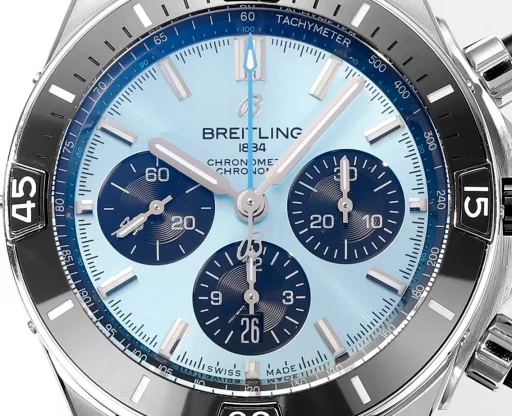 The first BLS new product on the market - Breitling Super Mechanical Chronograph 44mm, exclusive ceramic technology, breaking through the original technical barriers. The design inspiration comes from the Italian Air Force 