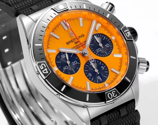 The first BLS new product on the market - Breitling Super Mechanical Chronograph 44mm, exclusive ceramic technology, breaking through the original technical barriers. The design inspiration comes from the Italian Air Force 