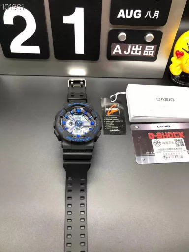 GA-110 Hand-raise Light Casio G-SHOCK--Classic shockproof dial design👍In stock and shipped immediately, 45-degree automatic hand-raise light function with strong visual impact🙈LCD liquid crystal display💡Stopwatch speed function accurate to 1/1000 second⌛Shockproof📣Anti-magnetic💥200 meters waterproof🏊48 city time📲Countdown⏳Alarm clock⏰Fully automatic calendar and other powerful functions