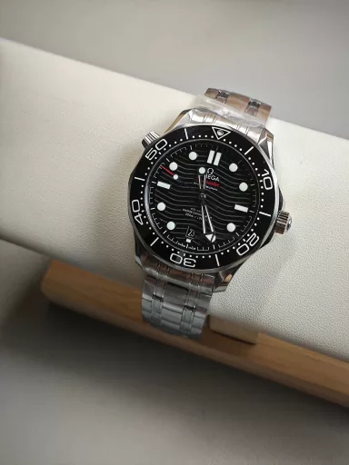 VS Omega Seamaster 300 Black