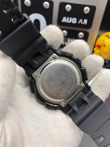 GA-110 Hand-raise Light Casio G-SHOCK--Classic shockproof dial design👍In stock and shipped immediately, 45-degree automatic hand-raise light function with strong visual impact🙈LCD liquid crystal display💡Stopwatch speed function accurate to 1/1000 second⌛Shockproof📣Anti-magnetic💥200 meters waterproof🏊48 city time📲Countdown⏳Alarm clock⏰Fully automatic calendar and other powerful functions