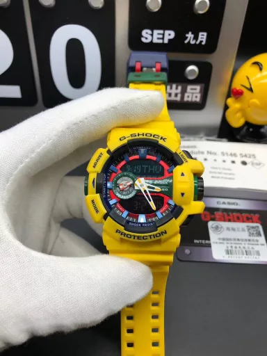 GA-400 hand-raise light Casio G-SHOCK--classic shockproof dial design👍In stock and shipped in seconds, 45-degree automatic hand-raise light function with strong visual impact🙈LCD liquid crystal display💡Stopwatch speed function accurate to 1/1000 second⌛Shockproof📣Anti-magnetic💥200 meters waterproof🏊48 city time📲Countdown⏳Alarm clock⏰Fully automatic calendar and other powerful functions📆