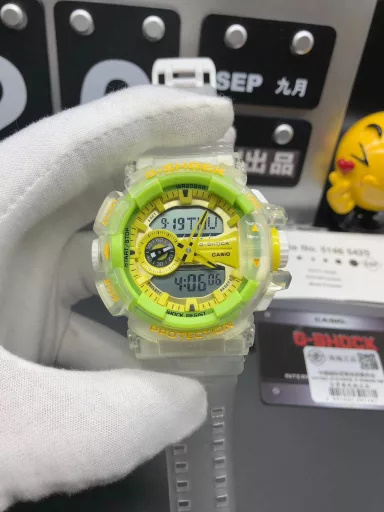 GA-400 hand-raise light Casio G-SHOCK--classic shockproof dial design👍In stock and shipped in seconds, 45-degree automatic hand-raise light function with strong visual impact🙈LCD liquid crystal display💡Stopwatch speed function accurate to 1/1000 second⌛Shockproof📣Anti-magnetic💥200 meters waterproof🏊48 city time📲Countdown⏳Alarm clock⏰Fully automatic calendar and other powerful functions📆