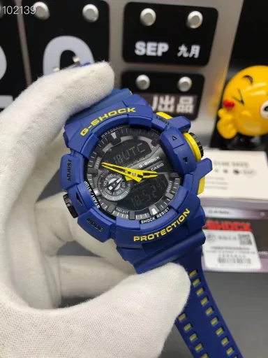 GA-400 hand-raise light Casio G-SHOCK--classic shockproof dial design👍In stock and shipped in seconds, 45-degree automatic hand-raise light function with strong visual impact🙈LCD liquid crystal display💡Stopwatch speed function accurate to 1/1000 second⌛Shockproof📣Anti-magnetic💥200 meters waterproof🏊48 city time📲Countdown⏳Alarm clock⏰Fully automatic calendar and other powerful functions📆