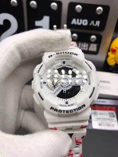 GA-110 Hand-raise Light Casio G-SHOCK--Classic shockproof dial design👍In stock and shipped immediately, 45-degree automatic hand-raise light function with strong visual impact🙈LCD liquid crystal display💡Stopwatch speed function accurate to 1/1000 second⌛Shockproof📣Anti-magnetic💥200 meters waterproof🏊48 city time📲Countdown⏳Alarm clock⏰Fully automatic calendar and other powerful functions