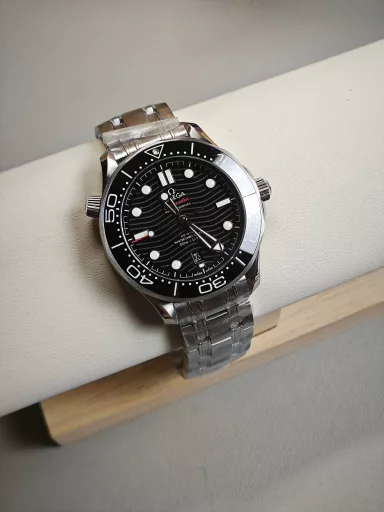 VS Omega Seamaster 300 Black