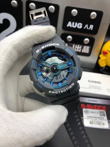 GA-110 Hand-raise Light Casio G-SHOCK--Classic shockproof dial design👍In stock and shipped immediately, 45-degree automatic hand-raise light function with strong visual impact🙈LCD liquid crystal display💡Stopwatch speed function accurate to 1/1000 second⌛Shockproof📣Anti-magnetic💥200 meters waterproof🏊48 city time📲Countdown⏳Alarm clock⏰Fully automatic calendar and other powerful functions