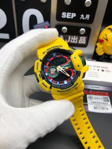 GA-400 hand-raise light Casio G-SHOCK--classic shockproof dial design👍In stock and shipped in seconds, 45-degree automatic hand-raise light function with strong visual impact🙈LCD liquid crystal display💡Stopwatch speed function accurate to 1/1000 second⌛Shockproof📣Anti-magnetic💥200 meters waterproof🏊48 city time📲Countdown⏳Alarm clock⏰Fully automatic calendar and other powerful functions📆