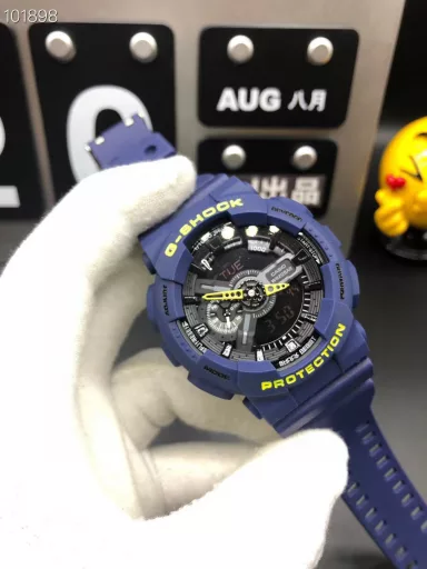 GA-110 Hand-raise Light Casio G-SHOCK--Classic shockproof dial design👍In stock and shipped immediately, 45-degree automatic hand-raise light function with strong visual impact🙈LCD liquid crystal display💡Stopwatch speed function accurate to 1/1000 second⌛Shockproof📣Anti-magnetic💥200 meters waterproof🏊48 city time📲Countdown⏳Alarm clock⏰Fully automatic calendar and other powerful functions📆