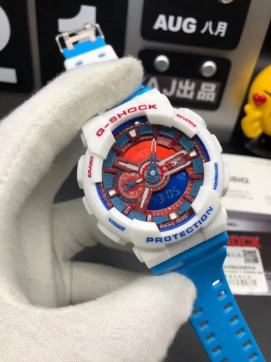 GA-110 Hand-raise Light Casio G-SHOCK--Classic shockproof dial design👍In stock and shipped immediately, 45-degree automatic hand-raise light function with strong visual impact🙈LCD liquid crystal display💡Stopwatch speed function accurate to 1/1000 second⌛Shockproof📣Anti-magnetic💥200 meters waterproof🏊48 city time📲Countdown⏳Alarm clock⏰Fully automatic calendar and other powerful functions