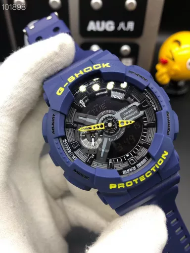 GA-110 Hand-raise Light Casio G-SHOCK--Classic shockproof dial design👍In stock and shipped immediately, 45-degree automatic hand-raise light function with strong visual impact🙈LCD liquid crystal display💡Stopwatch speed function accurate to 1/1000 second⌛Shockproof📣Anti-magnetic💥200 meters waterproof🏊48 city time📲Countdown⏳Alarm clock⏰Fully automatic calendar and other powerful functions📆