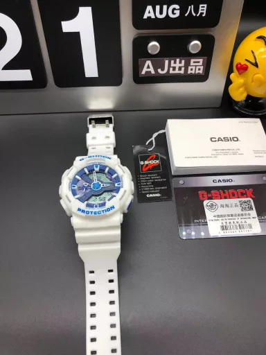 GA-110 Hand-raise Light Casio G-SHOCK--Classic shockproof dial design👍In stock and shipped immediately, 45-degree automatic hand-raise light function with strong visual impact🙈LCD liquid crystal display💡Stopwatch speed function accurate to 1/1000 second⌛Shockproof📣Anti-magnetic💥200 meters waterproof🏊48 city time📲Countdown⏳Alarm clock⏰Fully automatic calendar and other powerful functions