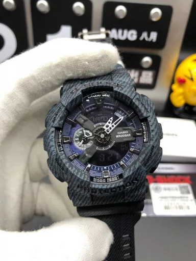 GA-110 Hand-raise Light Casio G-SHOCK--Classic shockproof dial design👍In stock and shipped immediately, 45-degree automatic hand-raise light function with strong visual impact🙈LCD liquid crystal display💡Stopwatch speed function accurate to 1/1000 second⌛Shockproof📣Anti-magnetic💥200 meters waterproof🏊48 city time📲Countdown⏳Alarm clock⏰Fully automatic calendar and other powerful functions