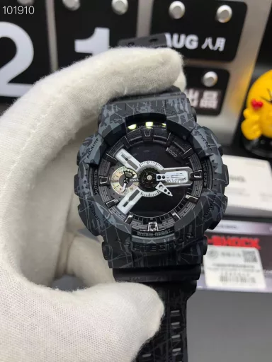 GA-110 Hand-raise Light Casio G-SHOCK--Classic shockproof dial design👍In stock and shipped immediately, 45-degree automatic hand-raise light function with strong visual impact🙈LCD liquid crystal display💡Stopwatch speed function accurate to 1/1000 second⌛Shockproof📣Anti-magnetic💥200 meters waterproof🏊48 city time📲Countdown⏳Alarm clock⏰Fully automatic calendar and other powerful functions