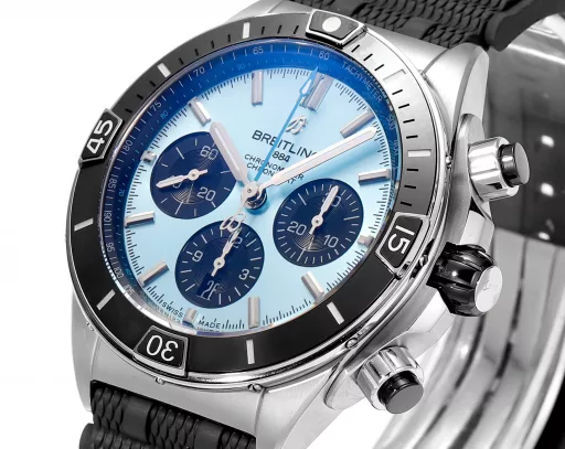 The first BLS new product on the market - Breitling Super Mechanical Chronograph 44mm, exclusive ceramic technology, breaking through the original technical barriers. The design inspiration comes from the Italian Air Force 