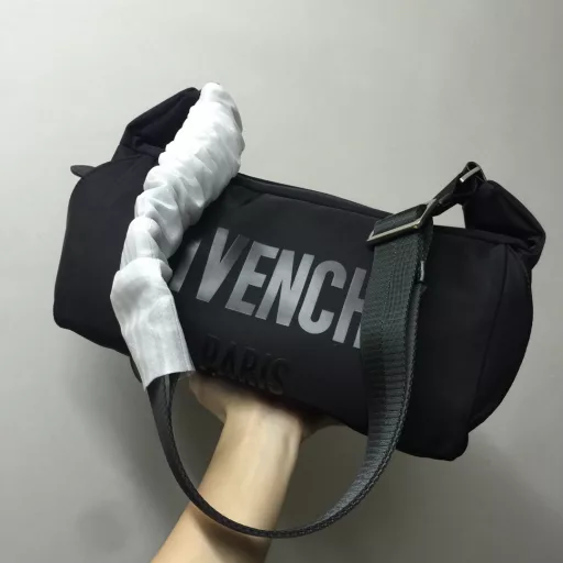 Givenchy Men's Crossbody Chest Bag/Shoulder Bag Fabric (size: 30x15x12cm) Tired of backpacks? Then try this one, it is small and light, with a large capacity and can hold a lot of things.