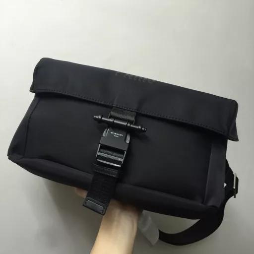 Givenchy Men's Crossbody Chest Bag/Shoulder Bag Fabric (size: 30x15x12cm) Tired of backpacks? Then try this one, it is small and light, with a large capacity and can hold a lot of things.