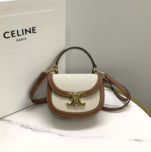 Celine23 Early Spring LISA Mini Saddle Bag ~ Besace Arc de TriompheThe real thing is really beautiful, retro and fashionable, it looks good no matter how you match it! The arc-shaped bottom and flap design make it look younger. The relatively mini style + handle design is playful and cute. You will fall in love with it at first sight. It is very elegant to carry it for photos. It can be carried cross-body, shoulder-hanging, or hand-held.