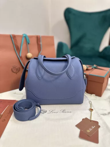 Loro piana new Happy Day smiley face bagMade of grained cowhide, lining in matte leatherHand-held, cross-body, detachable shoulder strapSimple and neat bag, suitable for commuting