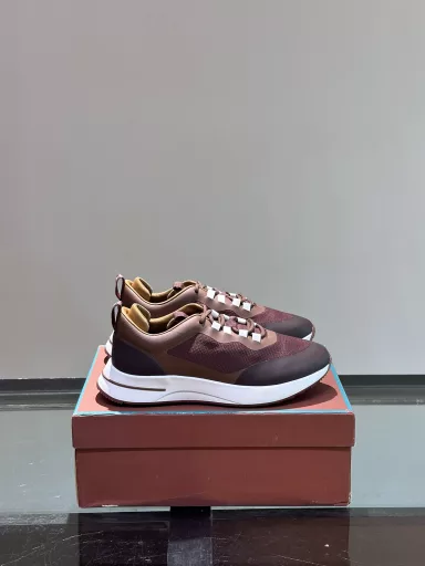 Loro Piana's niche classic jogging shoes, men's lace-up casual shoes and sports shoes, made of high-quality, lightweight and comfortable fabrics, suitable for outdoor leisure, with young and energetic colors, they go great with sportswear or casual suits!