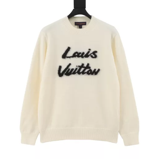 Louis Vuitton wool and cashmere logo blended sweater! A collection that is worth collecting!!! This series is sold out in seconds! This kind of high-grade wool and cashmere sweater is really rare! It comes with a tag + main label + washing label + Chinese label + stickers! A favorite for purchasing agents!!!Mohair + 1 spandex. Just look at the complex yarn composition😆 to know how difficult it is to make! It is also a model that people dare not try easily in the market! It feels very good, delicate and soft, and it is not prickly at all❗️It is perfect with a suit jacket in this season and a coat in winter! It is very fashionable with just a casual match! The whole person is very energetic and has an outstanding temperament when wearing it! Collect it if you like it, good things don’t wait!