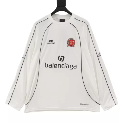 Balenciaga Manchester United No. 10 Football Print Long Sleeve T-shirtThis jersey is made of quick-drying mesh fabric, which is super breathable and keeps you cool and comfortable in hot summer or cold winter. Paired with jeans, sweatpants or shorts, you can easily create a fashionable and casual look. Whether you are going out for a date or shopping, it is a super versatile choice! It is perfect for taking photos on the street