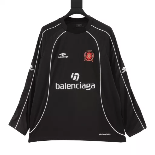 Balenciaga Manchester United No. 10 Football Print Long Sleeve T-shirtThis jersey is made of quick-drying mesh fabric, which is super breathable and keeps you cool and comfortable in hot summer or cold winter. Paired with jeans, sweatpants or shorts, you can easily create a fashionable and casual look. Whether you are going out for a date or shopping, it is a super versatile choice! It is perfect for taking photos on the street