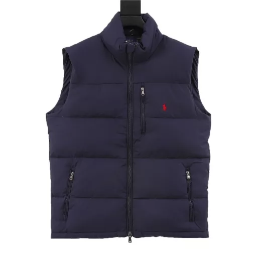 Ralph Lauren 24FW R51 pony logo embroidered down vest - lacquered black/matte black/matte navy blueFull of high-end look, simple but not minimalist, both in terms of fabric material and overall outline, it has both fashionable styling and good cold-proof effect, and brings a comfortable wearing experience and feeling, it can shape and keep warm, three-dimensional and full, highly practical, filled with white duck down, the same style for men and women, customized accessories with three labels