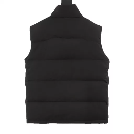 Ralph Lauren 24FW R51 pony logo embroidered down vest - lacquered black/matte black/matte navy blueFull of high-end look, simple but not minimalist, both in terms of fabric material and overall outline, it has both fashionable styling and good cold-proof effect, and brings a comfortable wearing experience and feeling, it can shape and keep warm, three-dimensional and full, highly practical, filled with white duck down, the same style for men and women, customized accessories with three labels