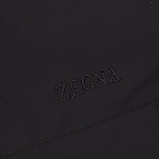 Zegna Hooded Down JacketThis is a down jacket that is the pinnacle of design and materials! Let’s not talk about anything else. How good is Zegna’s down jacket? Go to the counter to compare and feel it, touch the fabric, feel the workmanship, and then buy ours. You will know that you are really using the least money to buy the best down jacket!The outer layer is mainly functional fabric, light and delicate!It is cut with high precision by imported automatic cutting machines to ensure the best down filling accuracy. This is a process that ordinary small factories are completely unable to complete!The inner lining is filled with the best quality French goose down on the market, which is called four-piece down!Even a thin layer can have super high warmth retention! !High-end and extreme good stuff! More than twice as expensive as ordinary goose down!The upper body is super capable and elegant, not bloated at all