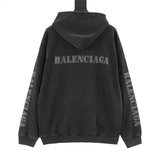 Balenciaga Blurred Letter Print Letter Distressed Hooded SweatshirtPurchase the original mold to create, a full set of customized accessories, details determine success or failureBalenciaga is one of the most influential brands in the fashion industry.Founded in 1919 by Cristóbal Balenciaga,Settled in Paris in 1936, he led many important fashion movements between 1930 and 1968.The representative ready-to-wear series reflects the brand's identity