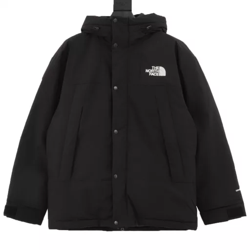 𝐓𝐡𝐞 𝐍𝐨𝐫𝐭𝐡 𝐟𝐚𝐜𝐞 THF The North Face 1990 Shin Min Ah's same down jacketAll accessories are restored 𝗭𝗣Fabric workmanship upgrade:Waterproof is the international ISO standard 90 (ISO4) level to achieve the lotus leaf water drop rolling effect.Fabric: High-transparency laminated fabric Gore-tex is water-imitation and breathable, and feels more comfortable. .Real imported Behringer embroidery machine, many goods on the market claim to be imported embroidery, but the actual number of needles cannot be reached. 4.100% detectable national standard 90 white duck down, better warmth retention performance, light and not heavy, and good recovery of fluffiness after compression. All zippers are imported 𝗬𝗸𝗸 The front windproof zipper cover uses snap buttons to open and closeThe hem can also be adjusted with a drawstring. There are 𝗟𝗼𝗴𝗼 designs on the chest and back