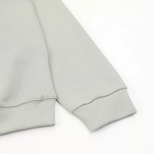 Loewe new grey oil painting round neck sweatshirtSame style for men and women. Essential sweatshirts for autumn and winter, simple and durable grey series. From LW luxury boutique, high-grade grey! Easy to match and wear to show youthfulness. Classic round neck, comfortable and versatile~Customer-supplied felt knitted cotton fabric environmentally friendly level. The inner knitting is neat like scales and wings, presenting perfect effect. The craft washing makes the cotton material more fitting and thick, smooth and drapey. The front of the clothes is embroidered with the classic ANG** logo. The back is the latest oil painting craft printing design, the printing is clear and delicate, and the color is beautiful. The ribbed knitted collar, cuffs and bottom hem are neat and delicate, and the overall quality control is rigorous and fine. The loose OS version is cut, which can be worn alone or worn as a base layer to create a trendy look!