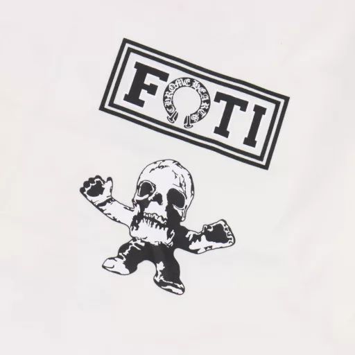 Chrome Hearts CH FOTI co-branded skull short-sleeved T-shirtThe original was purchased from a New York counter, and the custom-made zp is consistent with the 230g pure cotton fabric. The printing is made of film opening and screen printing. The nine-square skull on the back is consistent with the original. The film version was debugged seven times separately. The original loose version was not cut, and the details of the custom-made accessories are