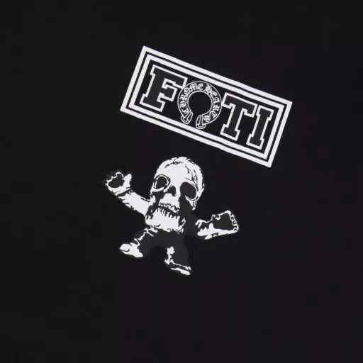 Chrome Hearts CH FOTI co-branded skull short-sleeved T-shirtThe original was purchased from a New York counter, and the custom-made zp is consistent with the 230g pure cotton fabric. The printing is made of film opening and screen printing. The nine-square skull on the back is consistent with the original. The film version was debugged seven times separately. The original loose version was not cut, and the details of the custom-made accessories are